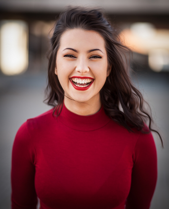 Image d'illustration femme sourire 2