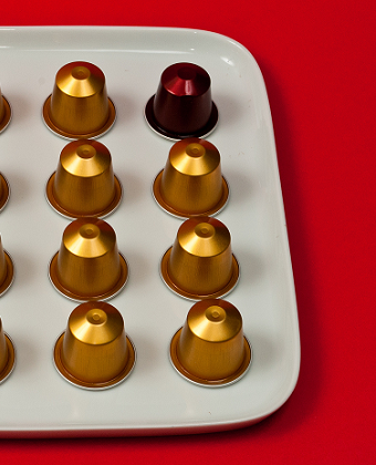 logo illustration capsules cafés nespresso rouge